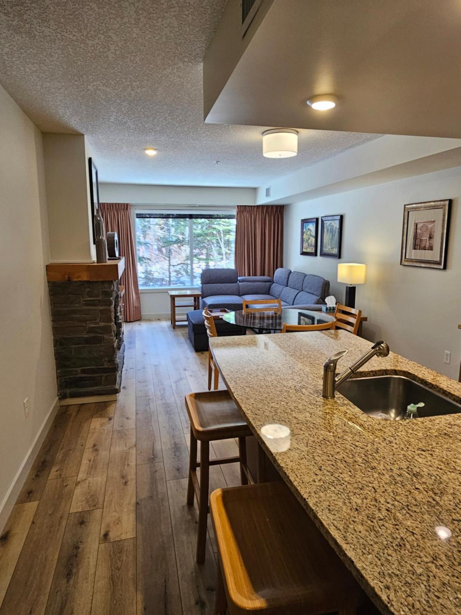 Rocky Mountain Getaway Apartment Canmore Bagian luar foto