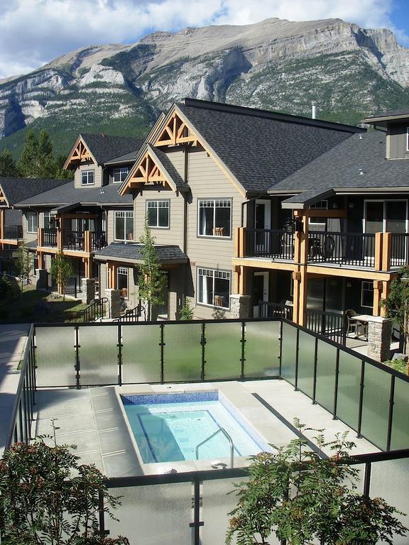 Rocky Mountain Getaway Apartment Canmore Bagian luar foto
