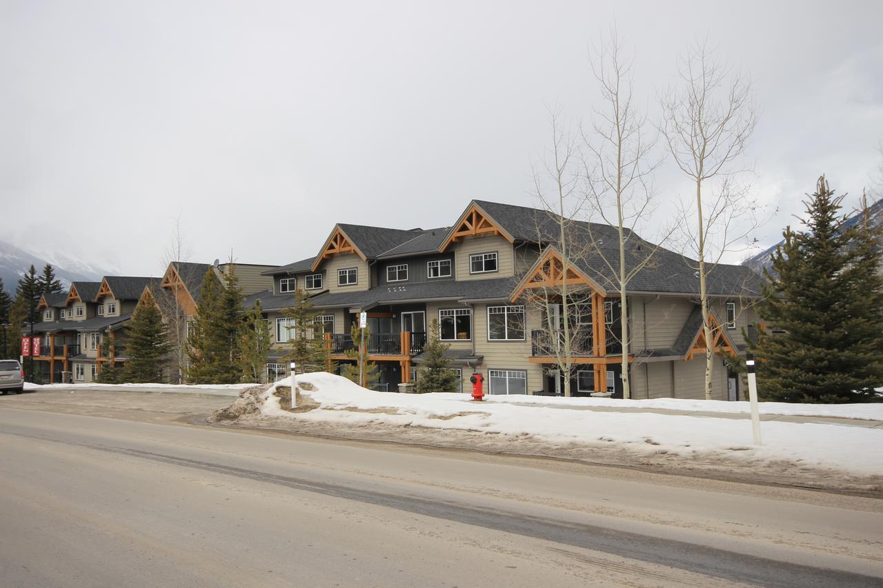 Rocky Mountain Getaway Apartment Canmore Bagian luar foto