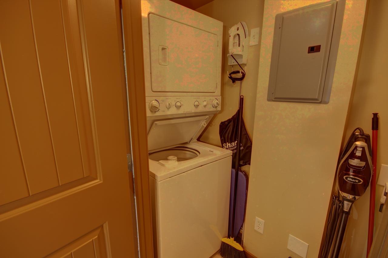 Rocky Mountain Getaway Apartment Canmore Bagian luar foto